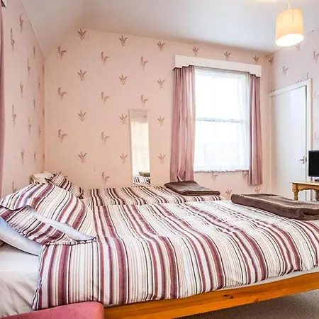 The Grosvenor Guest house Scarborough